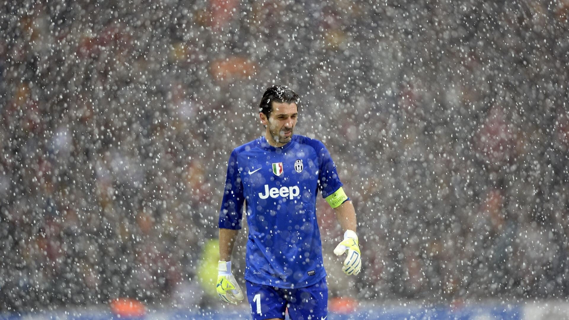 都灵边路突击制造连续传中机会，都灵战役